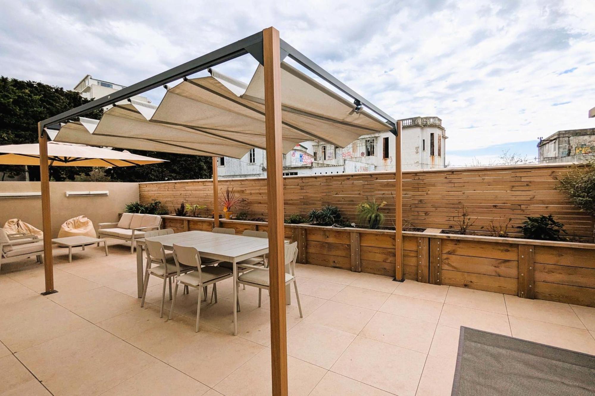 Penthouse With Large Terrace Near Beaches Appartement *